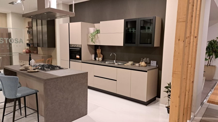 Cucina con Isola Stosa Cucine Kaya