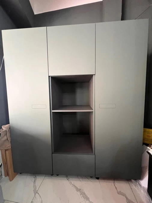 Colonna dispensa con cassetti estraibili , colonna micro e forno e colonna frigo