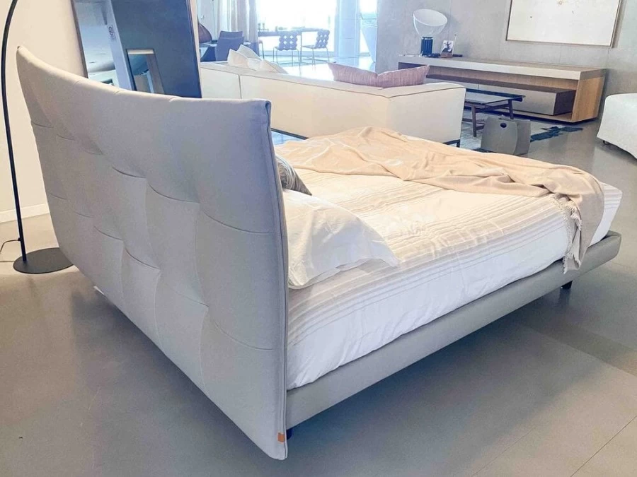 Letto matrimoniale Poltrona Frau Aurora 3