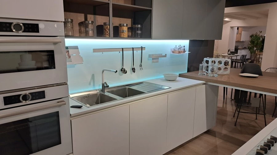 Cucina con penisola Arredo3 Kalì bianca