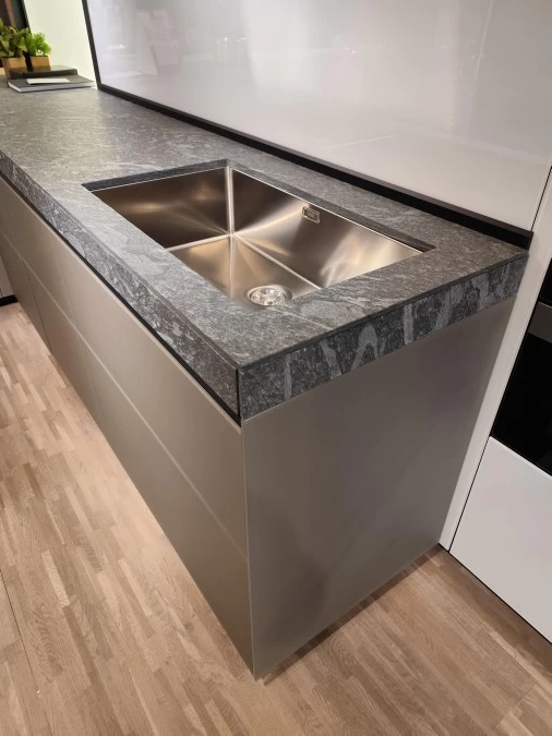 Cucina con penisola Valcucine Genius Loci