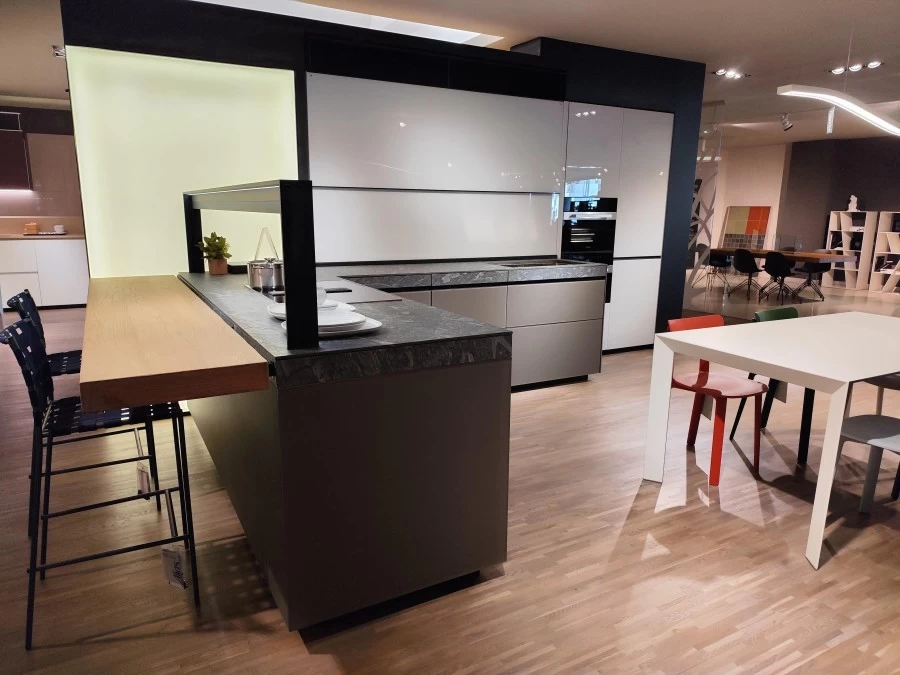 Cucina con penisola Valcucine Genius Loci