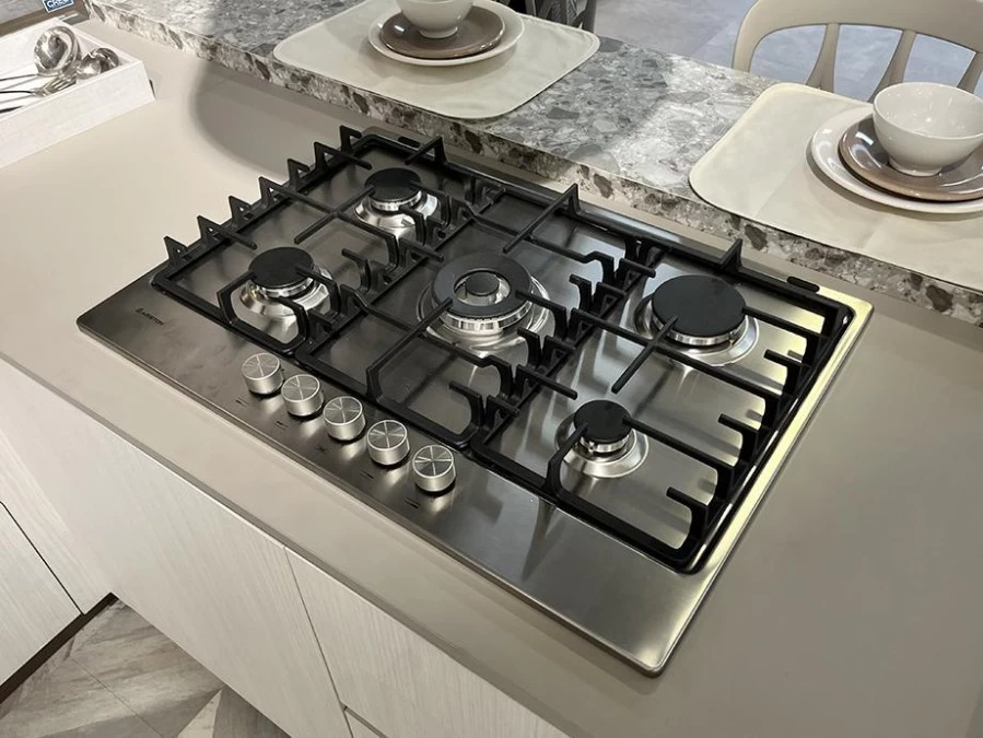 Cucina con penisola Creo Kitchens Tablet Neck