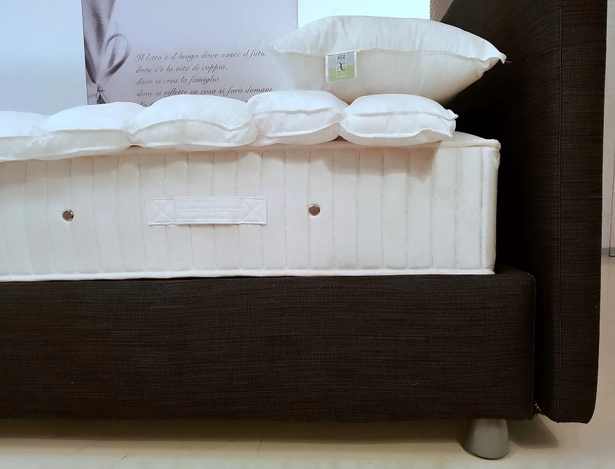 Letto matrimoniale con contenitore Flou Notturno