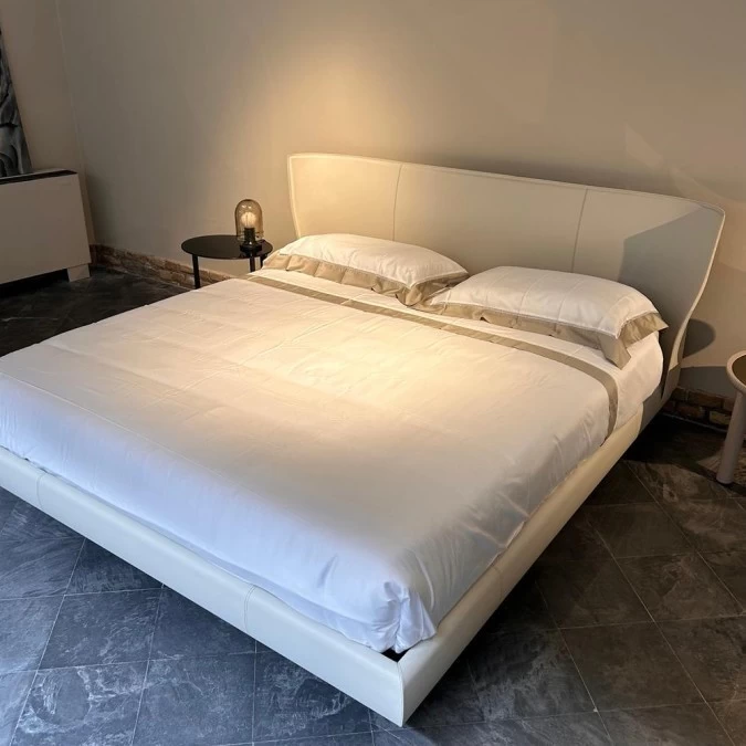 Letto matrimoniale B&B Italia Alys 10