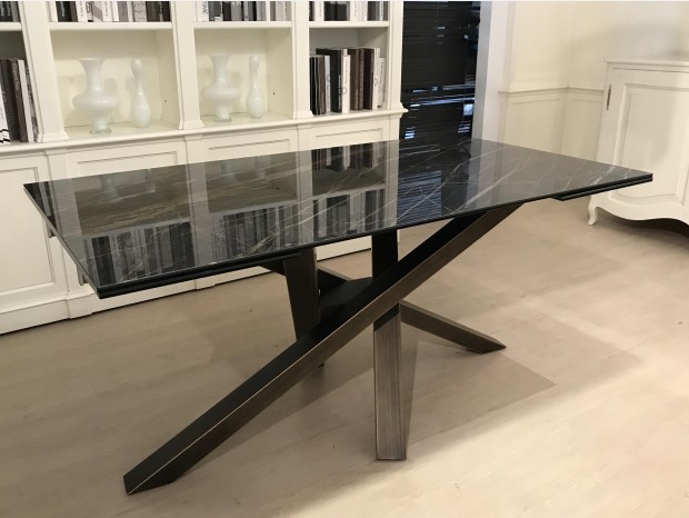 Tavolo in legno allungabile fino a 3 metri, design elegante - Riflessi