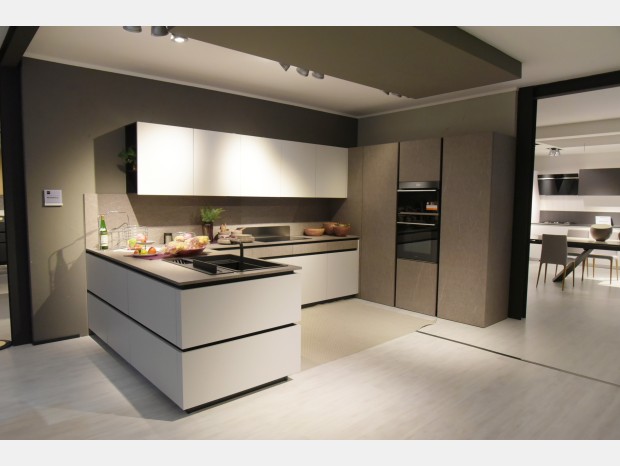 Cucina con penisola Stosa Cucine METROPOLIS