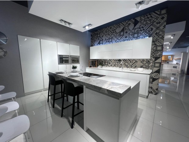 Cucina con Isola Veneta Cucine OYSTER LUCIDA 22