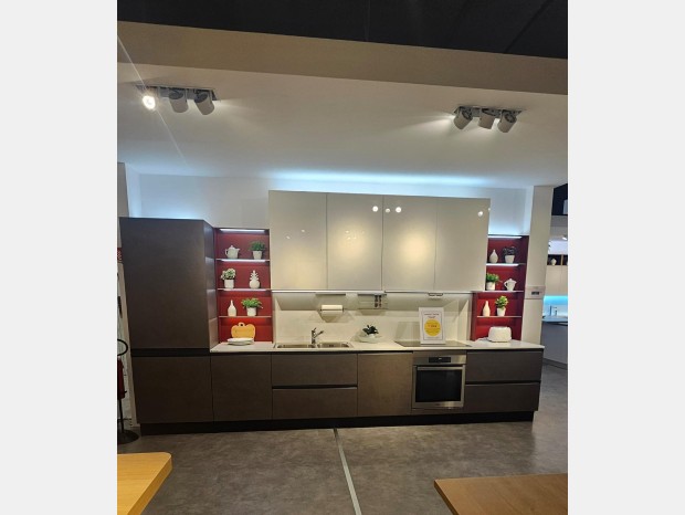 Cucina lineare Veneta Cucine START PRESA